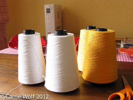 Carrie Wolf - Rigid Heddle Weaving Pattern - Yellow and White Gingham